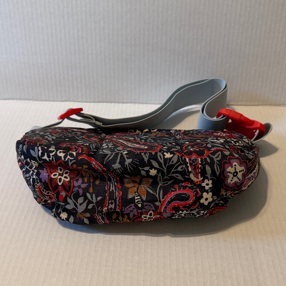 Vera Bradley x Coleman 5L Run-With it hip sling in Eden Paisley EUC - Picture 7 of 8